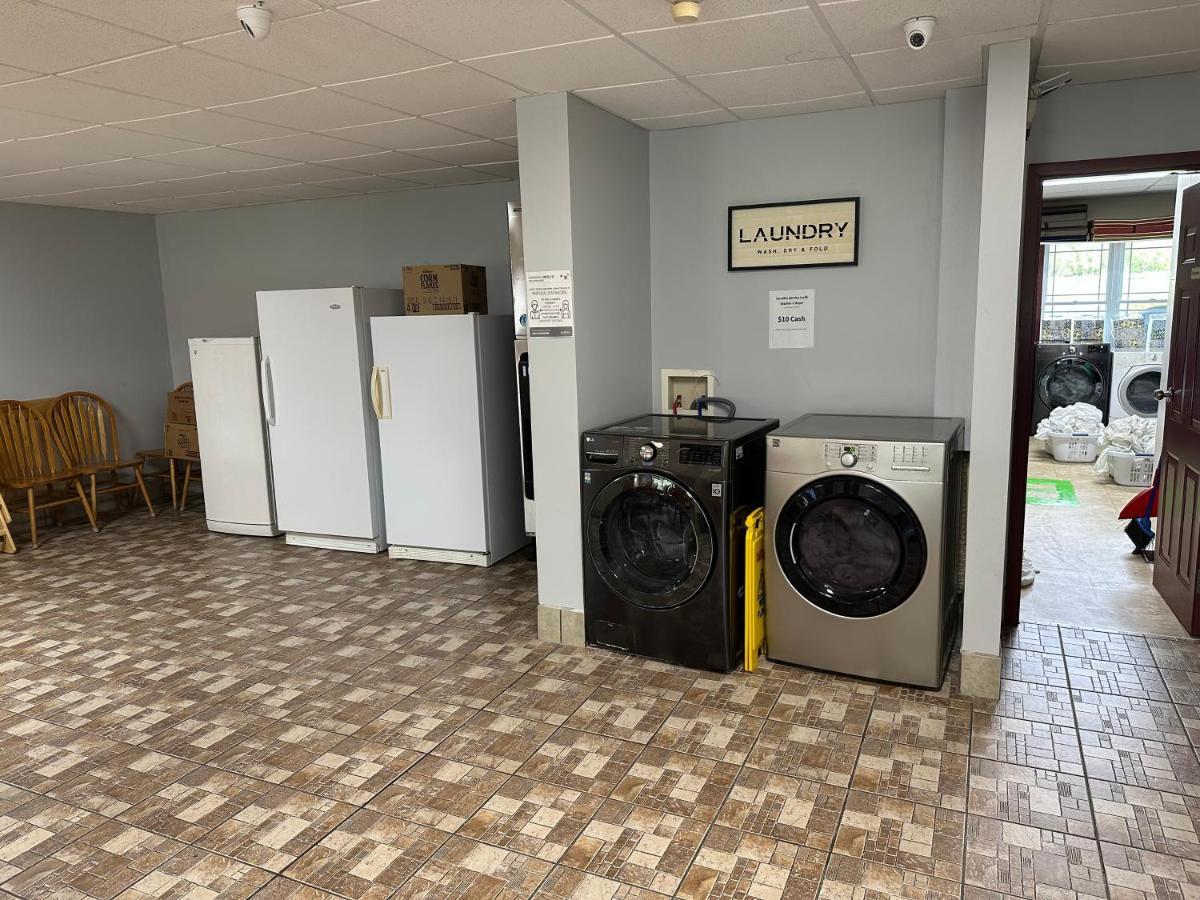 Travellers Inn Fredericton Nb Waasis Dış mekan fotoğraf