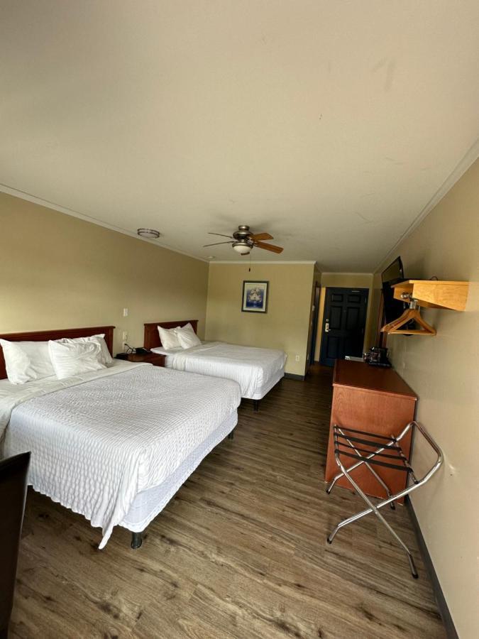 Travellers Inn Fredericton Nb Waasis Dış mekan fotoğraf